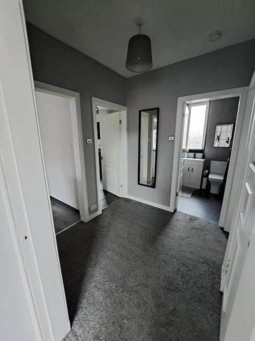 Glasgow Apartment Close To The Airport 렌프루 외부 사진