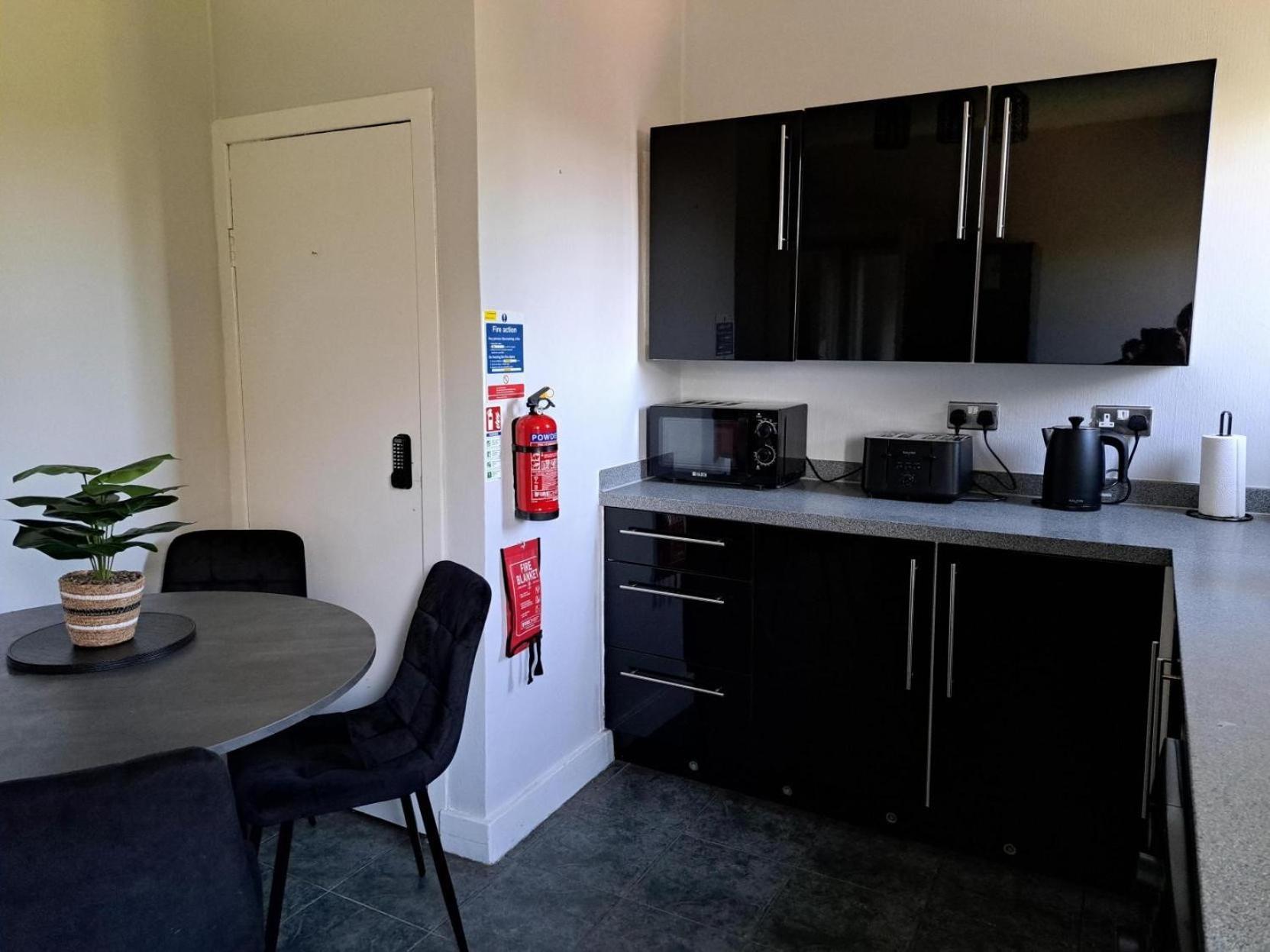 Glasgow Apartment Close To The Airport 렌프루 외부 사진